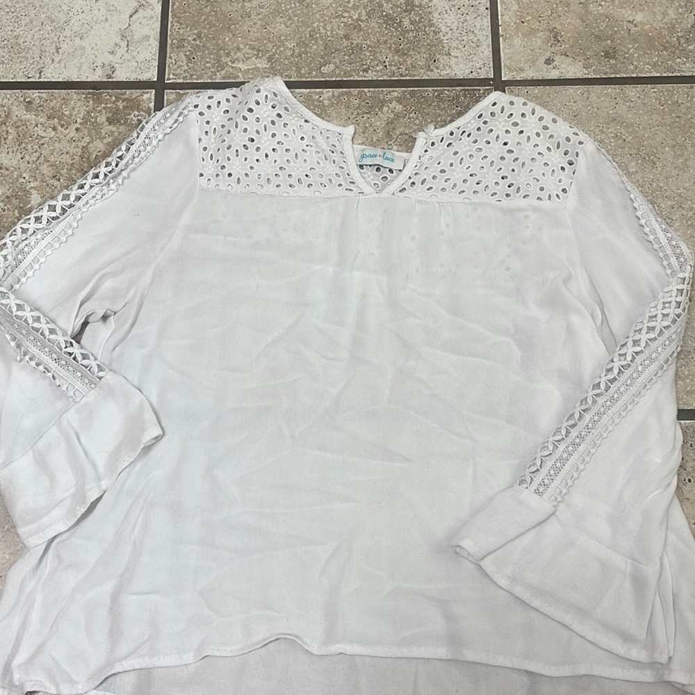 No size but fits like a women’s small